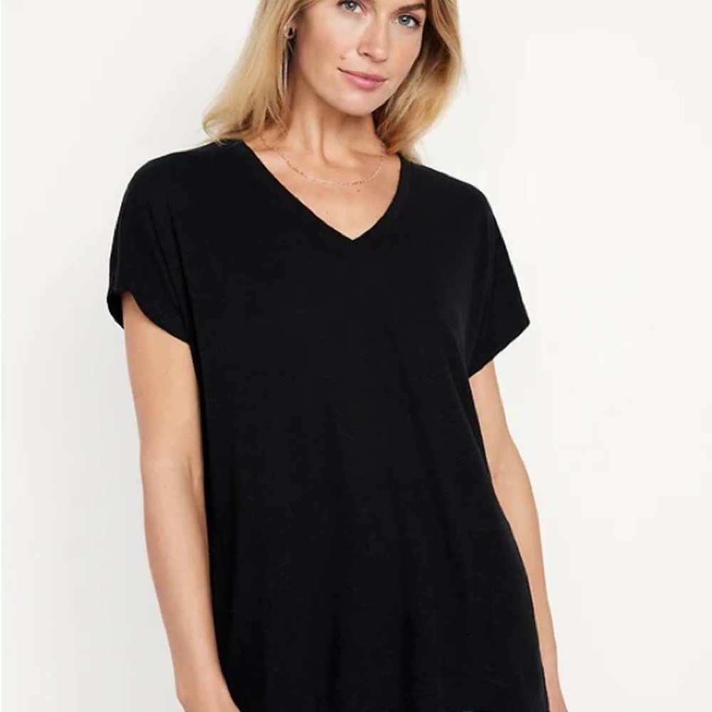 Old Navy Black Short Sleeve V-Neck Tee